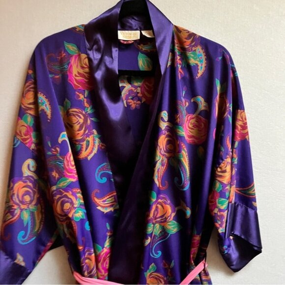 Vintage Victoria's Secret Gold Label belted midi satin robe - Picture 8 of 11